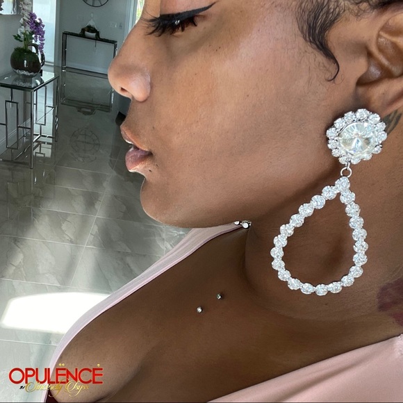 Cali Dreamin’ Earrings - Picture 3 of 5